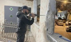 İşgalciler, Kudüslü aileyi evini yıkmaya zorladı