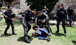 İşgalciler martta Filistinli gazetecilere yönelik 53 ihlal gerçekleştirdi