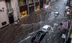 İtalya'da olumsuz hava koşulları nedeniyle 2 kişi öldü