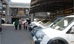 İzmir'de otomobil piyasası durgun: 'Talep ekonomik araçlara kaydı'