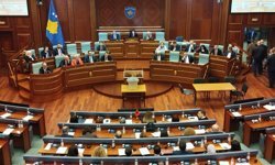 Kosova'da cumhurbaşkanı seçimi için verilen süre bu gece sona eriyor