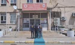 Mardin'de kesinleşmiş hapis cezaları bulunan 2 firari yakalandı