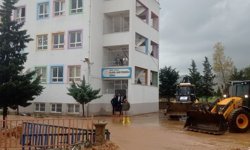 Mardin'de yağıştan okulda mahsur kalan 75 öğrenci tahliye edildi