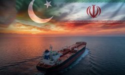 Pakistan bayraklı tanker Hürmüz Boğazı'nı geçti