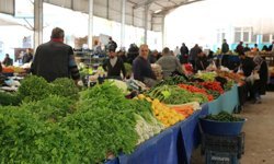 Şanlıurfa'da pazarcı esnafı fiyatları değerlendirdi