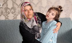 Serebral Palsi hastası minik Nisa'nın ailesinden robotik yürütme cihazı için hayırseverlere çağrı