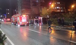 Siirt'te düğünden dönenleri taşıyan kamyonet devrildi: 3 yaralı