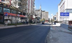 Siirt'te hava şartlarının düzelmesiyle asfalt çalışmaları yeniden başladı