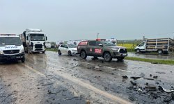 Siirt'te koyun yüklü kamyonet ile otomobil çarpıştı: 2 ölü, 3 ağır yaralı