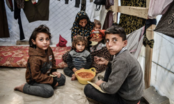 Siyonist rejim İran savaşını fırsata çevirdi: Gazze'ye yardımlar kısıldı, kriz derinleşti