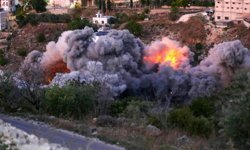 Siyonistler ateşkese uymuyor: Lübnan'ın güneyinde yıkım sürüyor