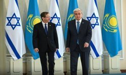 Tokayev, Herzog ile görüştü 