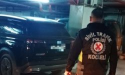 Trafiğe takılmamak için kaldırıma çıkan sürücüye ceza kesildi