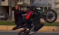 Trafiği tehlikeye düşüren motosiklet sürücüsüne 138 bin lira ceza