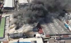 Ümraniye'de 4 katlı iş yerinde yangın