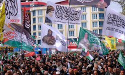 Van Mevlid-i Nebi etkinliği davetlileri: Kurtuluş Peygamberin yolundan gitmektir