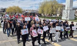 Van YYÜ'de 'Kampüsten Tek Yürek Gazze' yürüyüşü düzenlendi