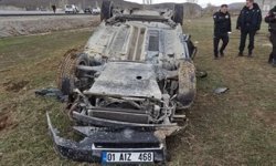 Van'da otomobil takla attı: Bir ölü, 2 yaralı