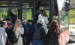 Yoğunluk ve zamlar İzmir'de toplu ulaşım sorunlarını artırdı