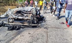 Zimbabve'de araç yangınında 18 kişi öldü