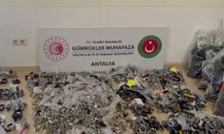 Antalya'da kaçak ürün operasyonu: 11 milyon liralık ürün ele geçirildi