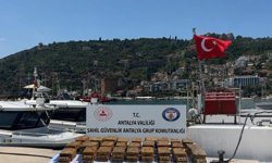 Antalya'da kıyıya vuran paketten 40 kilogram esrar çıktı
