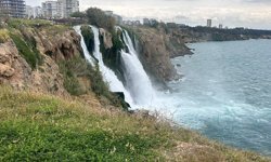 Antalya'da yağışlar sonrası Düden Şelalesi'nde su seviyesi yükseldi