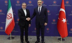 Bakan Fidan, İranlı mevkidaşı Arakçi ile görüştü
