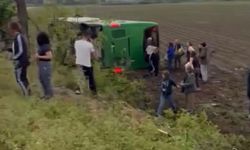 Çanakkale'de yolcu otobüsü devrildi: Çok sayıda yaralı var