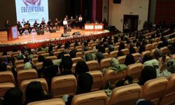 Dünya Ebeler Günü'nde ebeliğin manevi boyutu konuşuldu