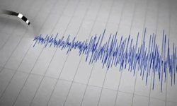 Endonezya'da 5,9 büyüklüğünde deprem