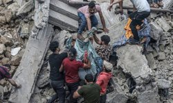 Gazze'de sivillere yönelik siyonistlerin saldırıları sürüyor. 2 şehit, 8 yaralı