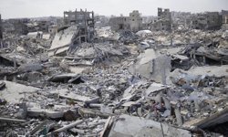 Gazze'de sözde ateşkes altında bombardıman ve yıkım durmuyor