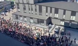 Grönland'daki ABD konsolosluğu önünde protestolar düzenlendi
