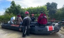 Hatay Defne'de su baskını: 20 vatandaş Sahil Güvenlik tarafından kurtarıldı
