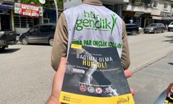 HÜDA PAR Şırnak İl Gençlik Kolları Uludere'de bağımlığa karşı stant açtı
