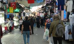 İzmir çarşılarında bayram hareketliliği beklentilerin altında kaldı