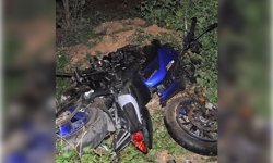 İzmir'de kamyonet ile motosiklet çarpıştı: Bir ölü