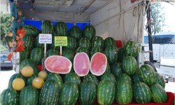 İzmir'de karpuz ve kavun tezgâhlarda