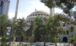 İzmir'de yapımı durdurulan ulu cami inşaatı yıllardır tamamlanmayı bekliyor