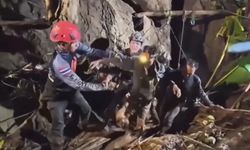 Laos'ta 10 gündür mağarada mahsur kalan 5 kişi kurtarıldı, kayıp 2 kişiyi arama çalışmaları sürüyor