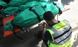 Lübnan'ın güneyinde sağlık görevlilerine yönelik siyonist saldırılar sürüyor: Şehit ve yaralılar var