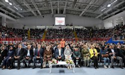 Malatya'da annelerin buluştuğu gecede duygu dolu anlar yaşandı