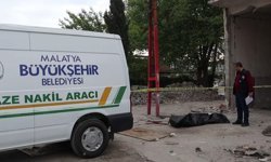 Malatya'da elektrik direğinden düşen şahıs hayatını kaybetti