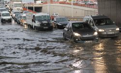 Meteoroloji'den 5 bölgede sağanak yağmur uyarısı