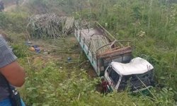 Myanmar'da kamyon aşırı hız sonucu devrildi: 16 ölü, 21 yaralı
