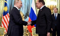 Putin, Malezya Kralı ile Kremlin'de görüştü