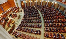 Romanya'da Bolojan hükümeti düştü