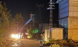 Şanlıurfa'da Dicle Elektrik ekipleri fırtına nedeniyle gece boyunca sahadaydı