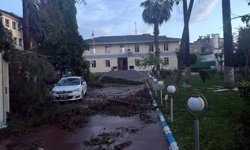 Şanlıurfa'da fırtına ve sağanak etkili oldu: Okullar 1 gün tatil edildi